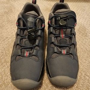 Kids Keen waterproof shoe